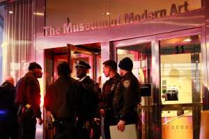 Un hombre apuñaló a dos empleadas del MOMA porque le negaron la entrada