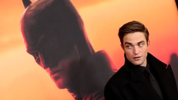 Robert Pattinson le da vida a Bruce Wayne y se convierte en Batman.