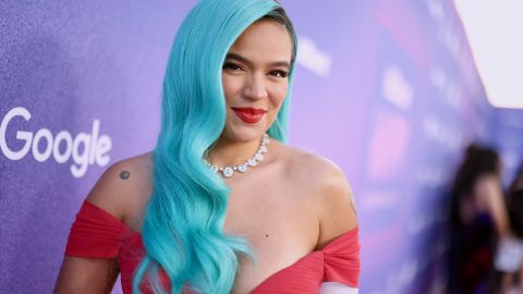 Así lució Karol G para asistir a la gala de Billboard donde se le otorgó el reconocimiento Rule Breaker