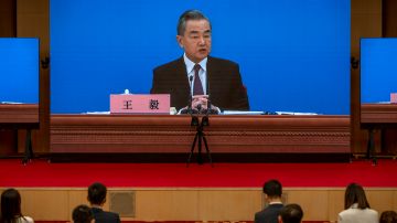 El ministro de Asuntos Exteriores chino, Wang Yi, declaró que la amistad con Rusia es "sólida como una roca".