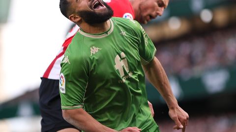 Momento donde Fekir es agredido por De Marcos.