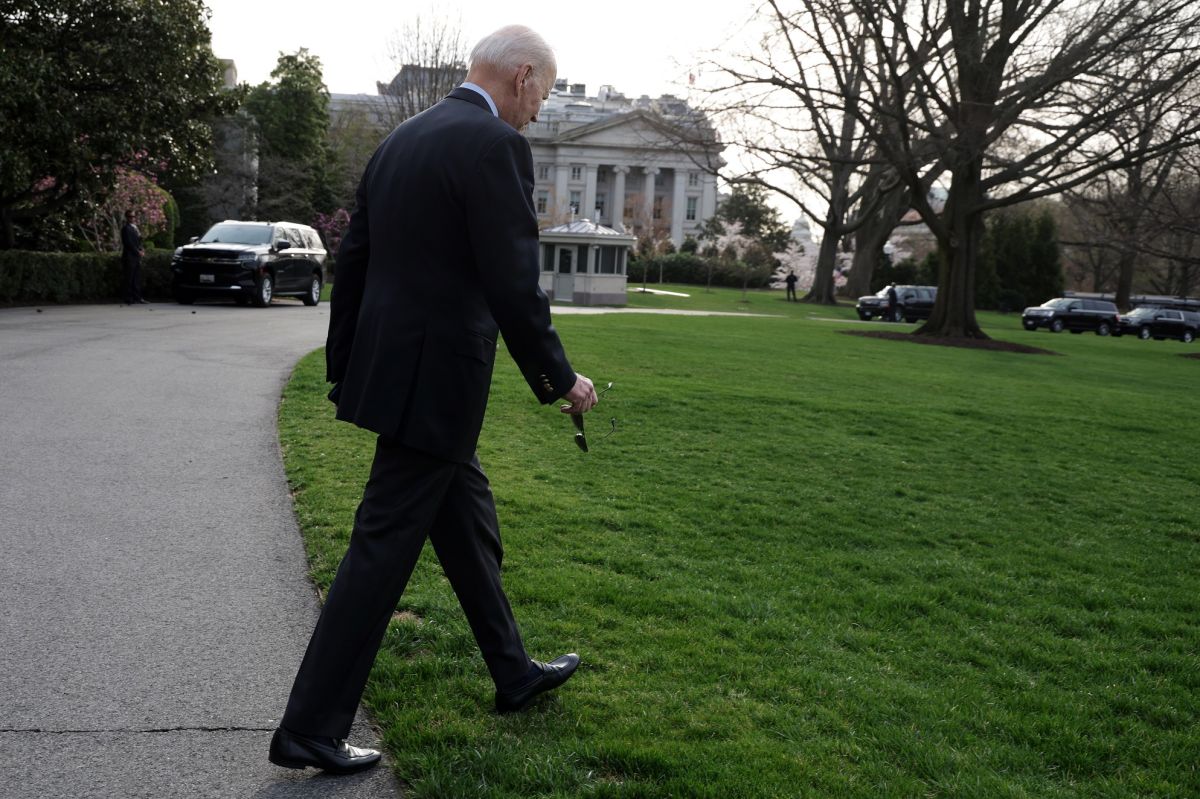 El presidente Biden enfrenta problemas de aprobación.