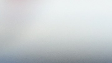 El defensor italiano Leonardo Bonucci atiende a la prensa luego de la eliminación de su selección de las eliminatorias al mundial de Qatar 2022.