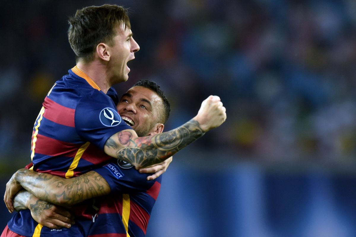 Dani Alves reiteró que Leo Messi no es feliz en Francia y no esconde su deseo de ver a Leo Messi de regreso en la ciudad Condal.
