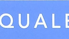 Kim Kardashian posa junto a su hermana Khloé en un evento de NBCUniversal.