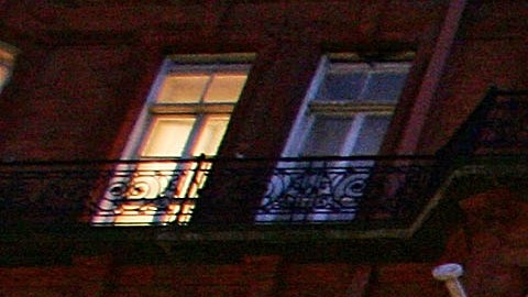 El joven está acusado de realizar redadas en el hotel Claridge's en Mayfair.