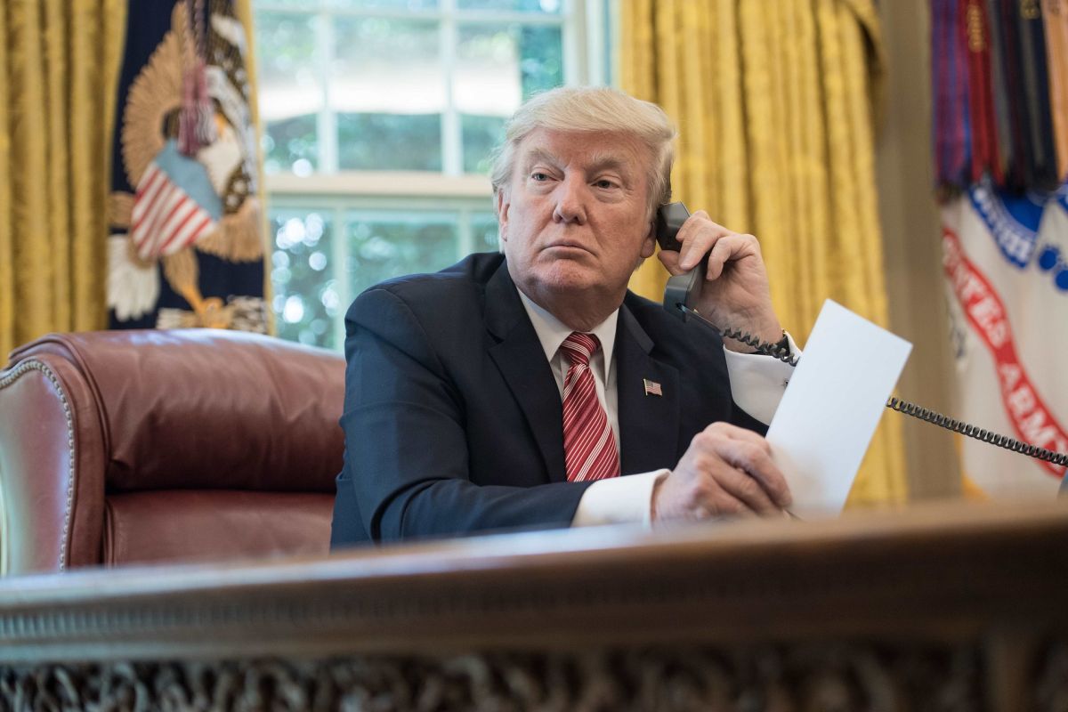 El presidente Trump podría haber usado teléfonos desechables el 6 de enero del 2021.