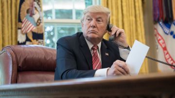 El presidente Trump podría haber usado teléfonos desechables el 6 de enero del 2021.