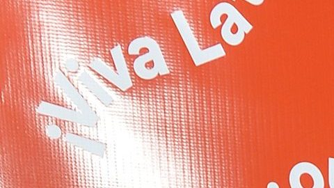 La compra recibió críticas porque Residente es comunista