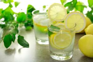 Cómo el jugo de limón ayuda a prevenir y eliminar los cálculos renales
