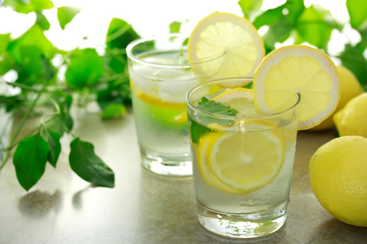 Agua con jugo de limón