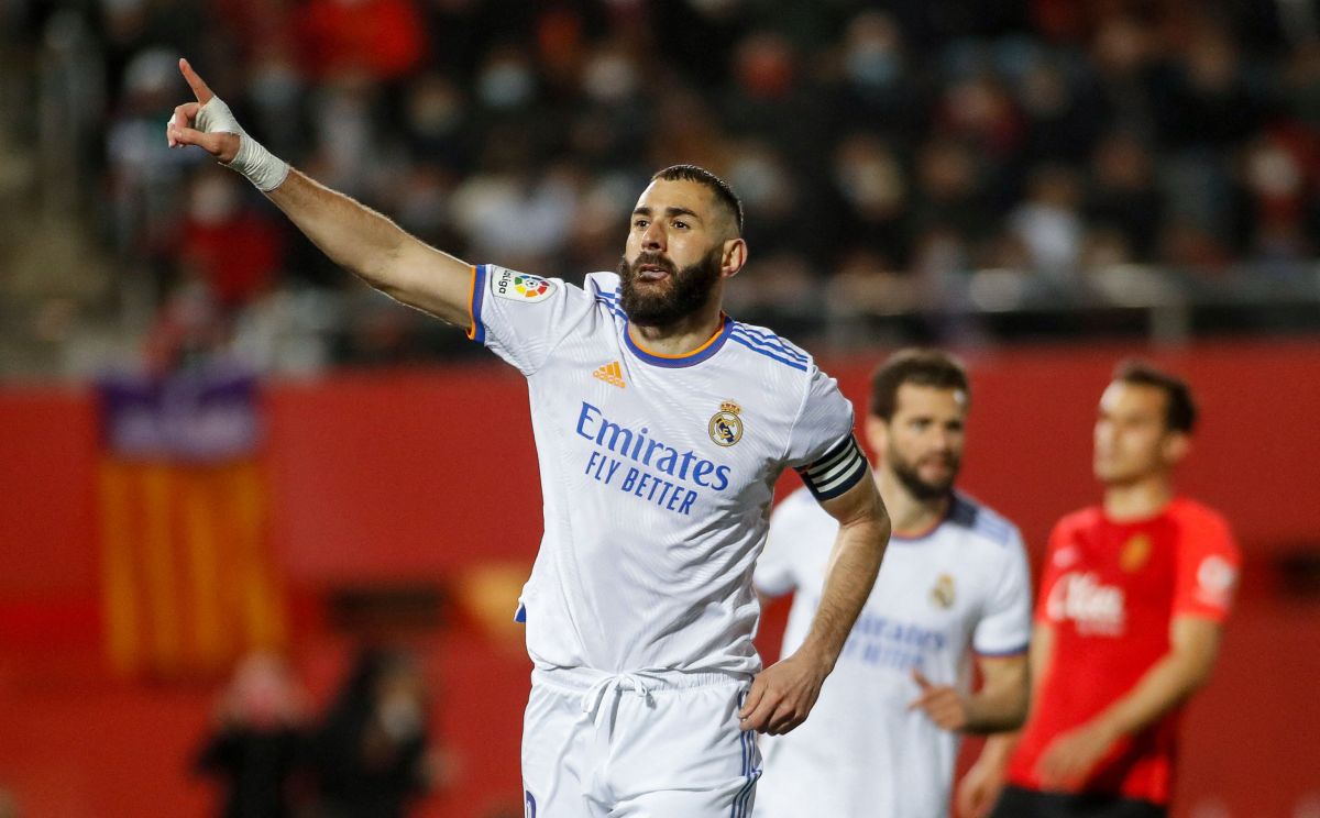 Karim Benzema anotó doblete antes de salir lesionado en Mallorca. 