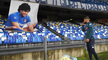 Napoli rinde homenaje a Diego Maradona