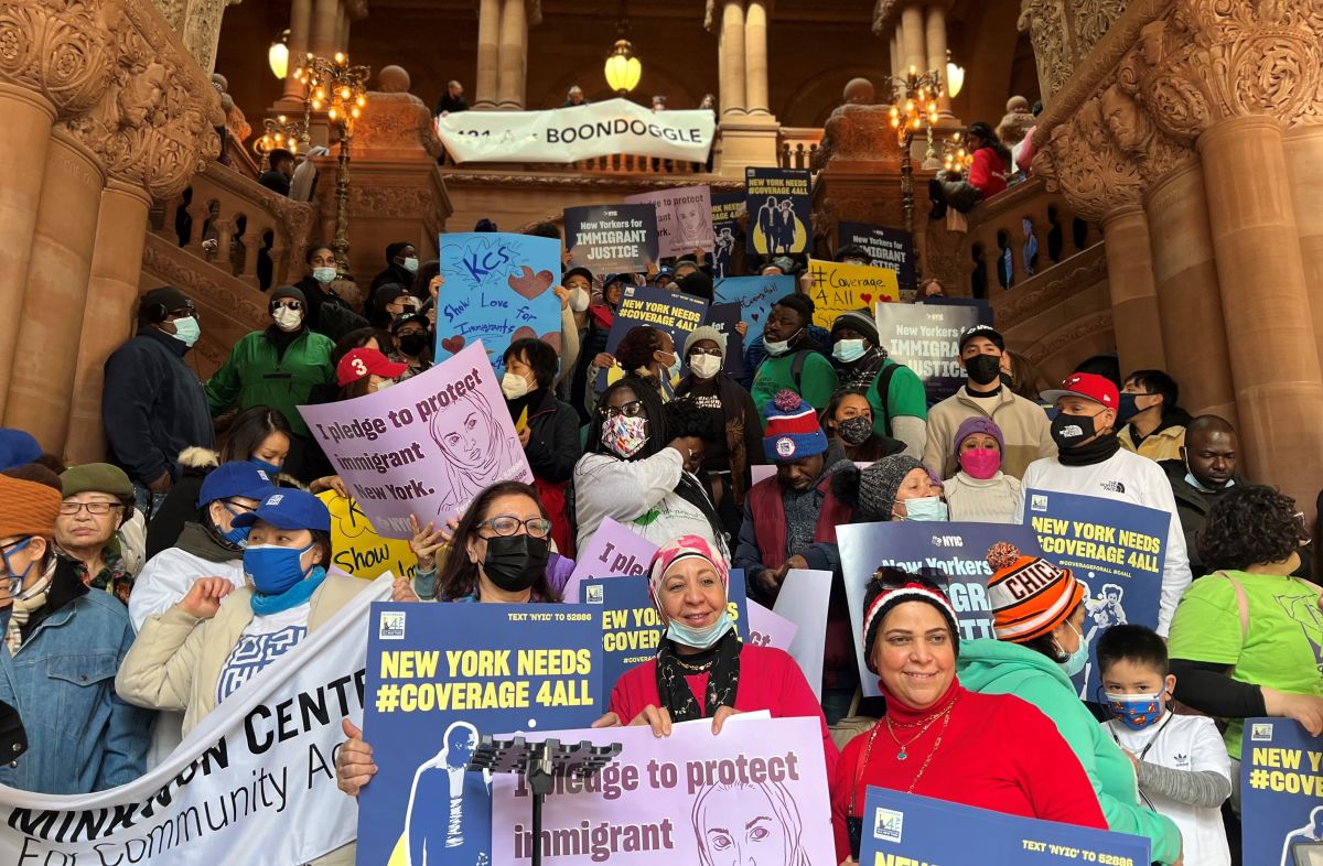 Manifestantes fueron a Albany a exigir la aprobación del proyecto Cobertura de Salud para Todos