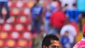 Hubo una invasión de aficionados en La Corregidora para evitar salir heridos.