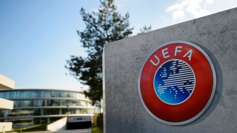 UEFA permitirá que los clubes inscriban nuevos jugadores por el conflicto en Ucrania