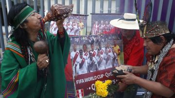 Chamanes realizan ritual para ayudar a la selección peruana de fútbol y desfavorecer a sus rival de Paraguar, de cara al último encuentro de las eliminatorias Conmebol a Qatar 2022.