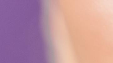 besos-camisas-hombres-bar-viral-pexels-mart-production-7290642