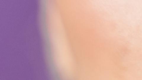 besos-camisas-hombres-bar-viral-pexels-mart-production-7290642