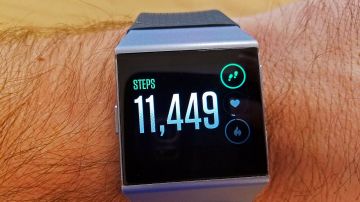 Fitbit anuncia retirada de 1.7 millones de relojes inteligentes Ionic por peligro de quemaduras