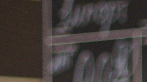 mujer-de-color-sueldo