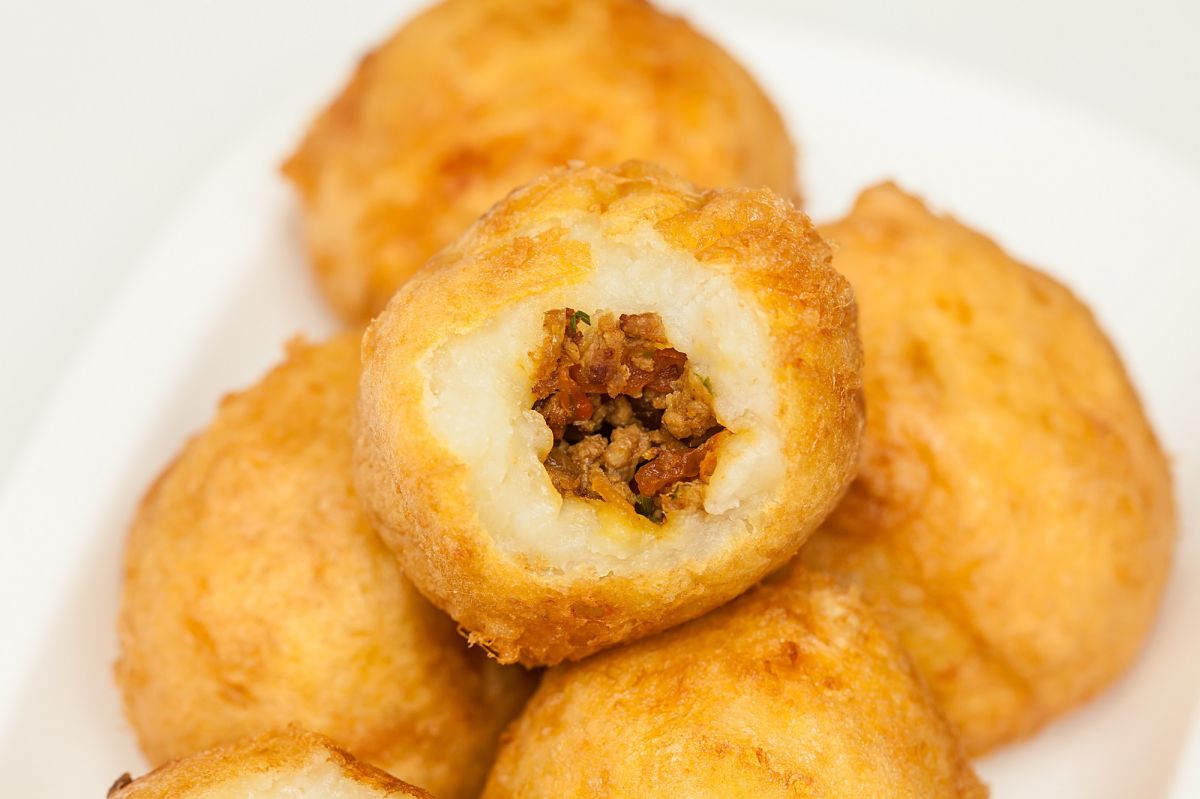 Patatas rellenas colombianas