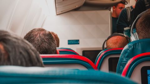 Para los niños, un vuelo puede convertirse en una pesadilla.