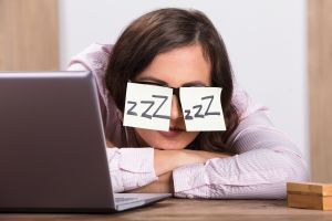 Cuánto debe durar una siesta, cómo hacerla y otros tips en el Día Mundial del Sueño