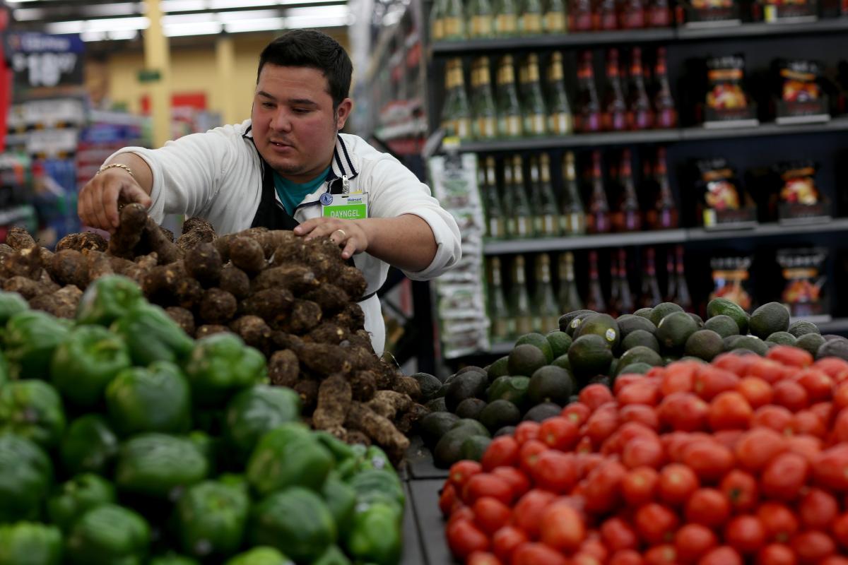 Trabajadores deben ganar al menos $14.50 para poder mantenerse a sí mismos  en cualquier condado de EE.UU. - El Diario NY