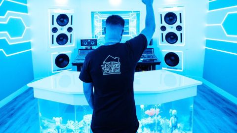Vinny DeLeón trabaja con grandes figuras de la música