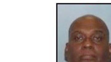 Varias imágenes del detenido Frank James.