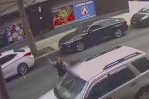 Atacan a anciano a ladrillazos en la cabeza a plena luz del día en Harlem: video NYPD