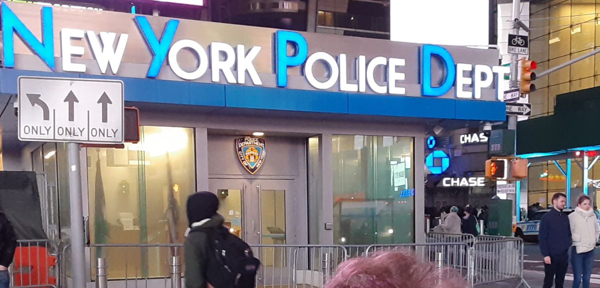 Comisaría NYPD en Times Square.