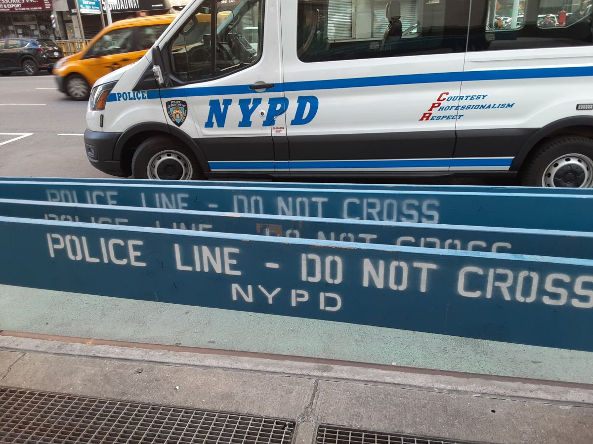 Restricción policial marcada por NYPD.