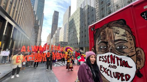 El presupuesto estatal de NY dejó por fuera programas vitales para inmigrantes y trabajadores indocumentados