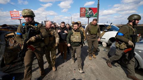 Volodymyr Zelensky recorrió las calles de Bucha.