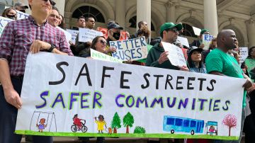 Urgen al alcalde Adams $3,100 millones para el plan de mejora de calles de NYC
