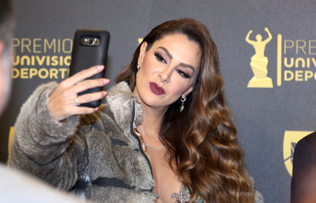 Ninel Conde raises the temperature by posing in a string bikini that only covers the essentials