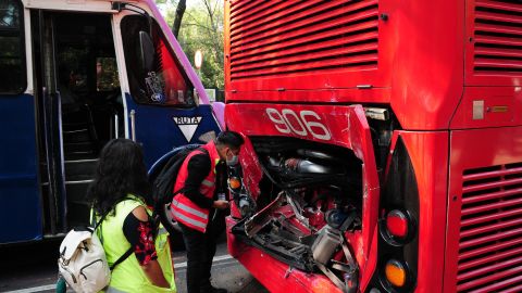 Choque de autobuses en la CDMX.