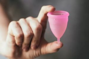 Lo que las mujeres deben saber sobre el uso de la copa menstrual, la alternativa a los tampones y toallas sanitarias