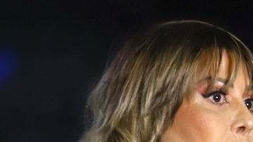 Alejandra Guzmán deshereda a Frida Sofía y vende su departamento, según unos audios.