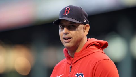 Alex Cora calienta el primer partido entre Red Sox y Yankees