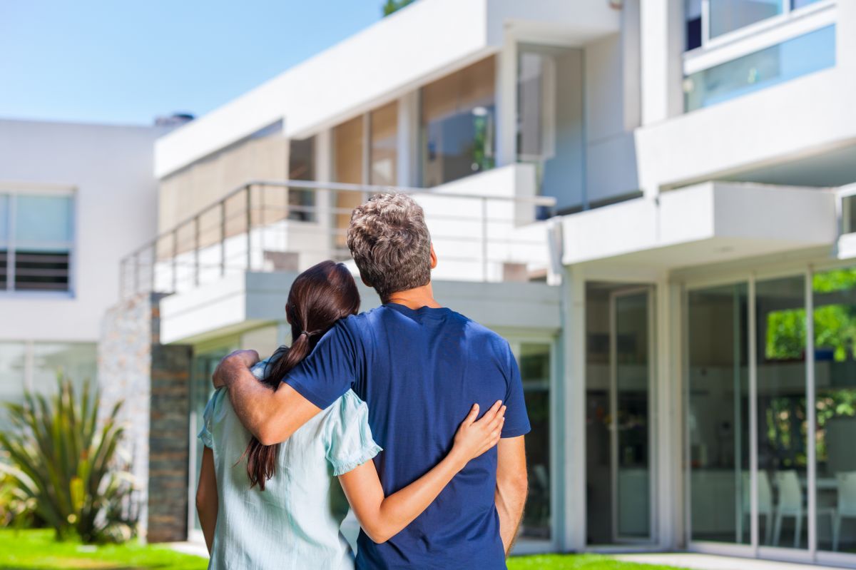 Los altos precios en vivienda hacen que el sueño de tener una casa cada vez sea más complicado.