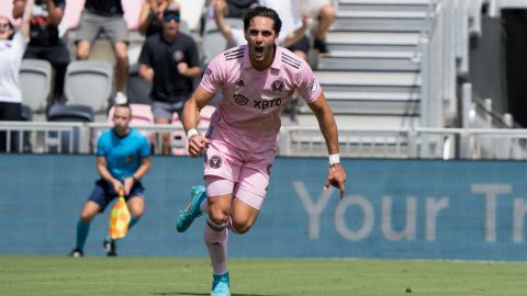 Leonardo Campana celebra su triplete para el Inter Miami