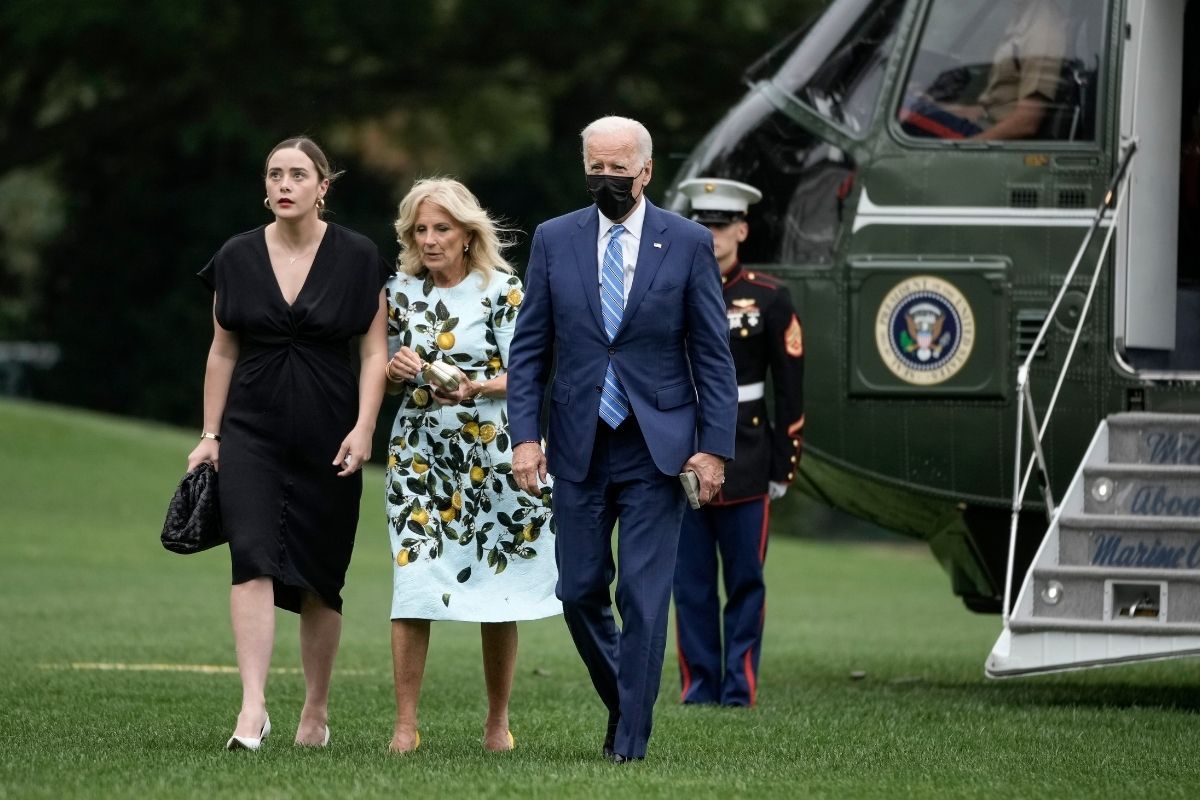 Nieta de Biden se casa en una ceremonia en la Casa Blanca