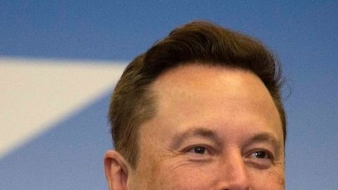 Paul Stanley no apoya la compra de Twitter de Elon Musk.