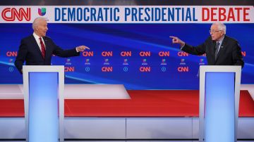 En 2020, el ahora presidente Joe Biden, y el senador Bernie Sanders, en un debate presidencial.