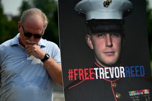 Rusia libera al veterano Trevor Reed, tras negociación por piloto que cumplía condena en EE.UU.
