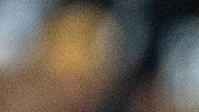 Dwayne Haskins realiza un pase de anotación para Pittsburgh Steelers en 2021.