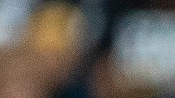 Dwayne Haskins realiza un pase de anotación para Pittsburgh Steelers en 2021.